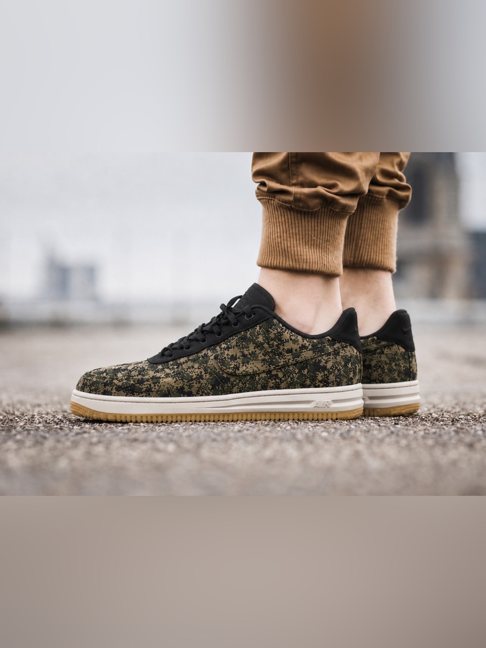 Nike Lunar Force 1 Duckboot Low in Canteen Green, Black & Gum